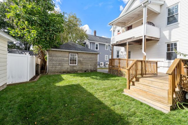 106 Poplar St 1, Watertown, MA 02472