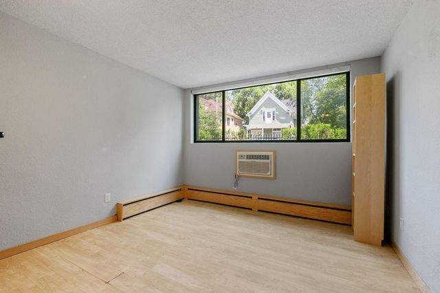 2530 1st Ave S 101, Minneapolis, MN 55404