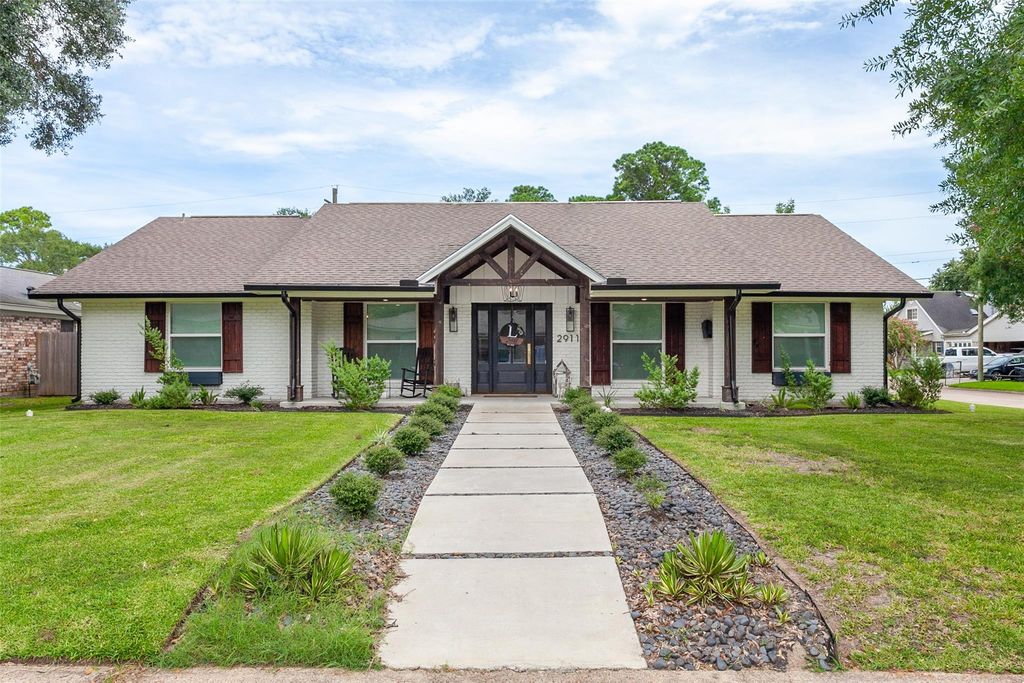2911 Nashville Avenue, Nederland, TX 77627