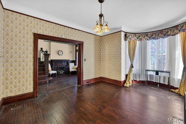 24 Lewis Place, St Louis, MO 63113