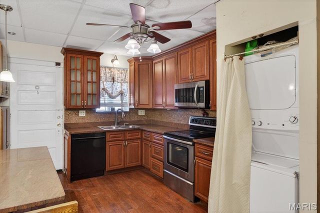 24 Lewis Place, St Louis, MO 63113