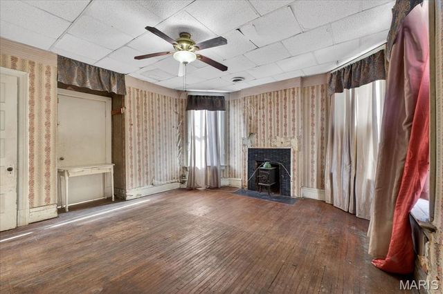 24 Lewis Place, St Louis, MO 63113