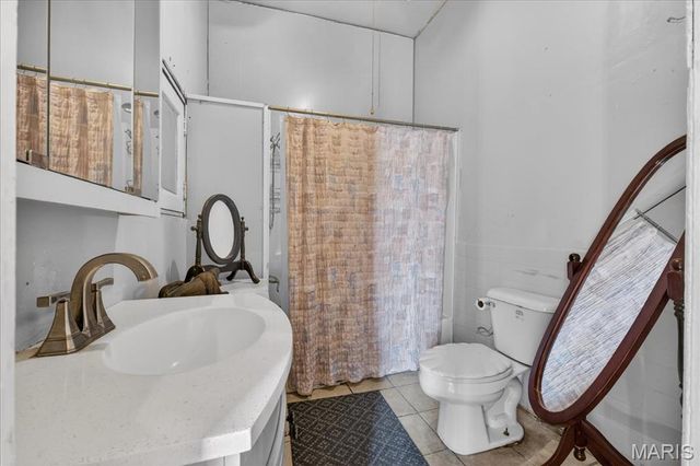 24 Lewis Place, St Louis, MO 63113