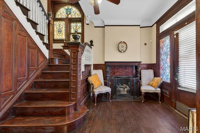 24 Lewis Place, St Louis, MO 63113