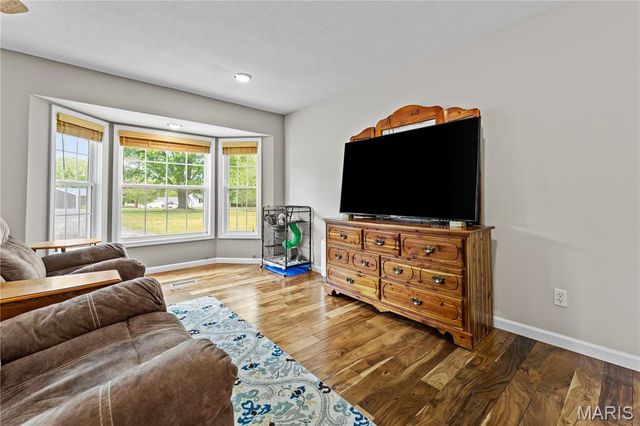 1506 Highway K, St Clair, MO 63077