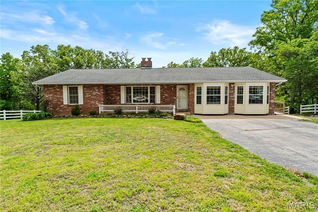 1506 Highway K, St Clair, MO 63077