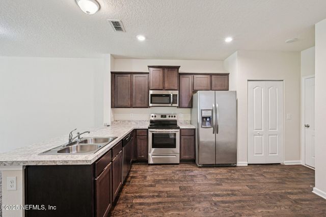 8109 ECHO SPRINGS Road, Jacksonville, FL 32256