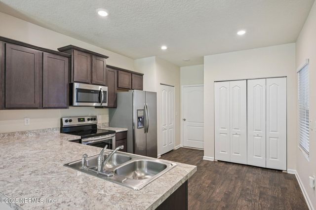 8109 ECHO SPRINGS Road, Jacksonville, FL 32256