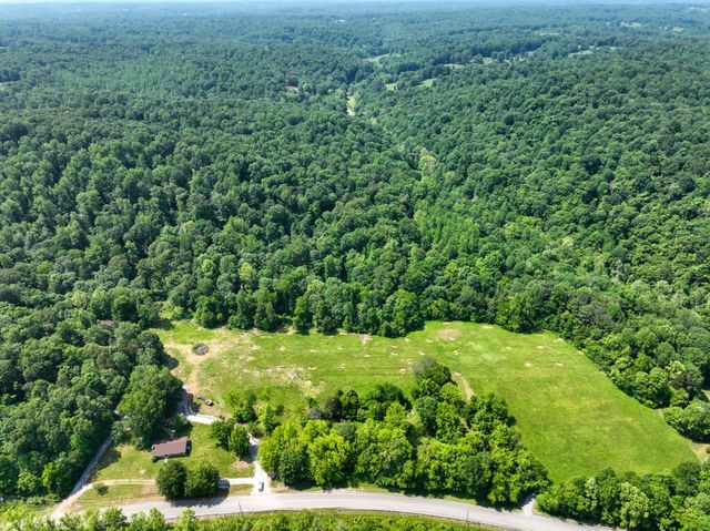 3830 Vernon Creek, Cunningham, TN 37052