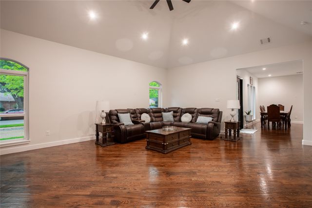 509 Farine Drive, Irving, TX 75062