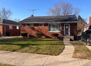 9075 W Parkway Street, Detroit, MI 48239