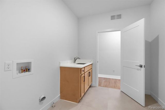 4253 Link Drive, Brighton, MI 48114
