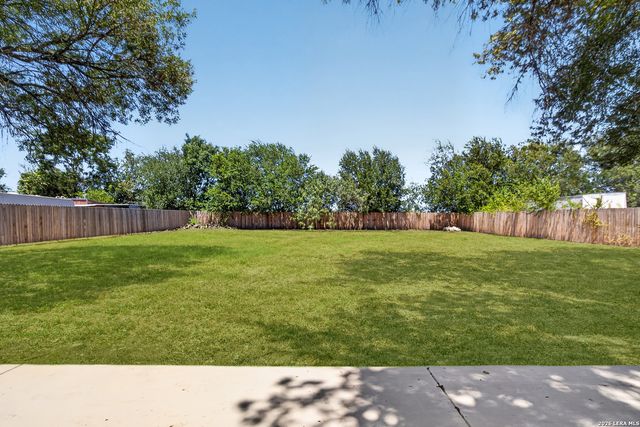 15227 ROSA TRL, San Antonio, TX 78253