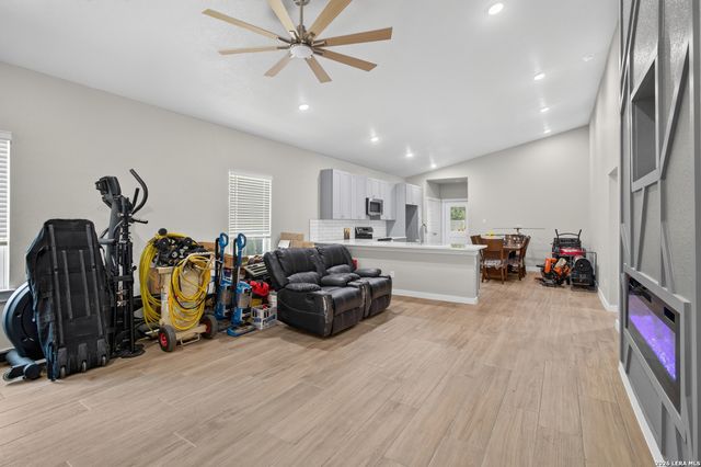 15227 ROSA TRL, San Antonio, TX 78253