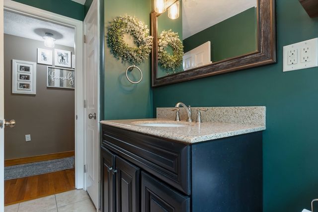 79 Martin Rd, Reading, MA 01867