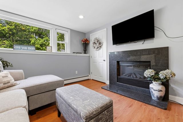 79 Martin Rd, Reading, MA 01867