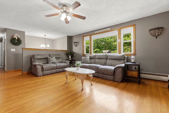 79 Martin Rd, Reading, MA 01867