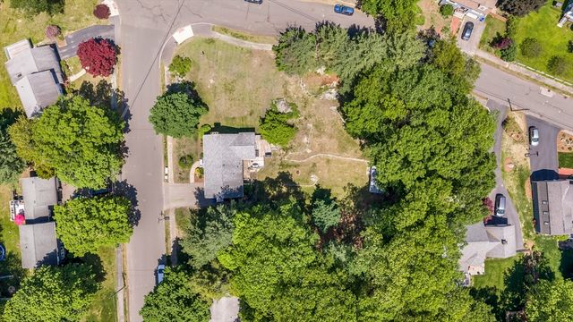 79 Martin Rd, Reading, MA 01867