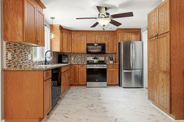 79 Martin Rd, Reading, MA 01867