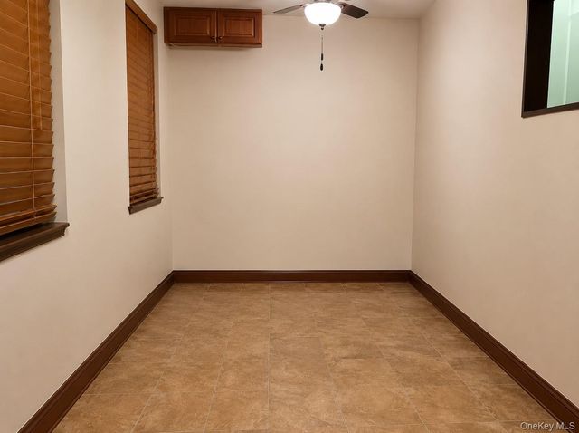 21-06 35th Street 1B, Astoria, NY 11105