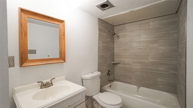 2115 Chatsworth Road, Carrollton, TX 75007