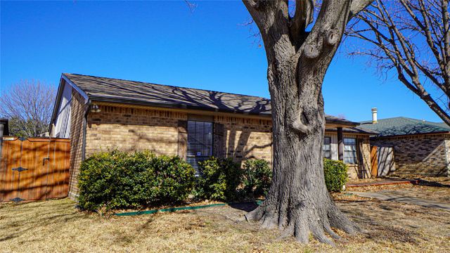 2115 Chatsworth Road, Carrollton, TX 75007