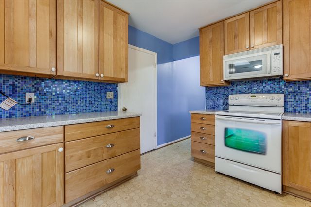 12018 Sunland Street, Dallas, TX 75218