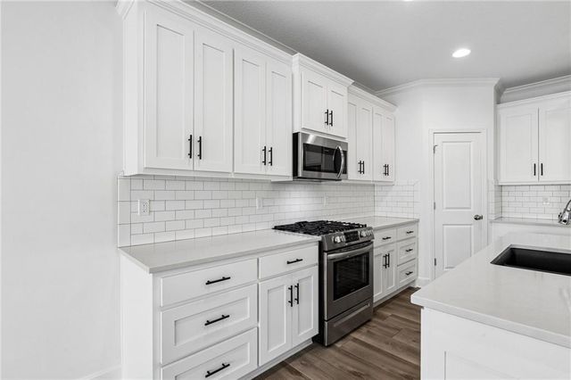 16236 Broadmoor Street, Overland Park, KS 66085
