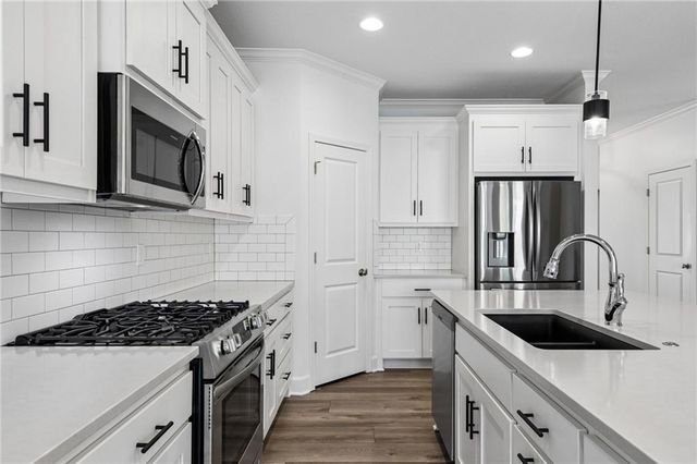 16236 Broadmoor Street, Overland Park, KS 66085