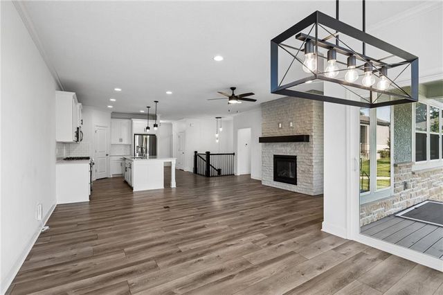 16236 Broadmoor Street, Overland Park, KS 66085