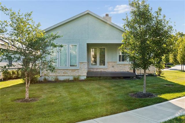 16236 Broadmoor Street, Overland Park, KS 66085