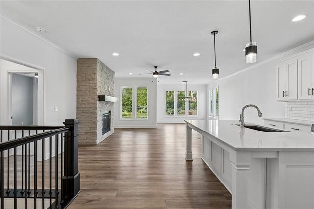 16236 Broadmoor Street, Overland Park, KS 66085