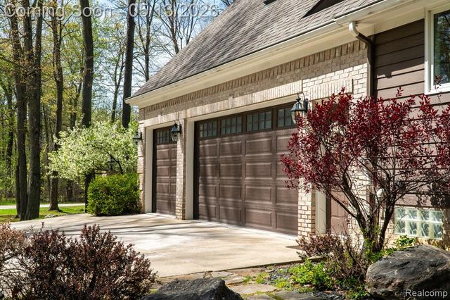 157 Winding Woods Trail, Brighton, MI 48114