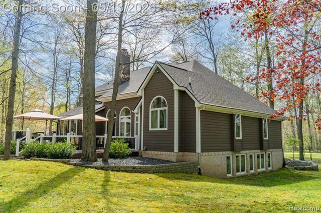 157 Winding Woods Trail, Brighton, MI 48114