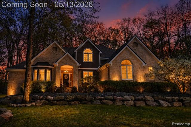 157 Winding Woods Trail, Brighton, MI 48114