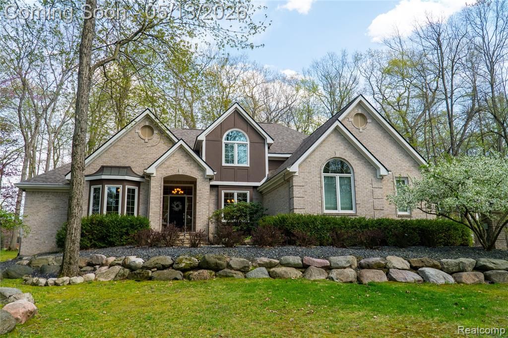 157 Winding Woods Trail, Brighton, MI 48114