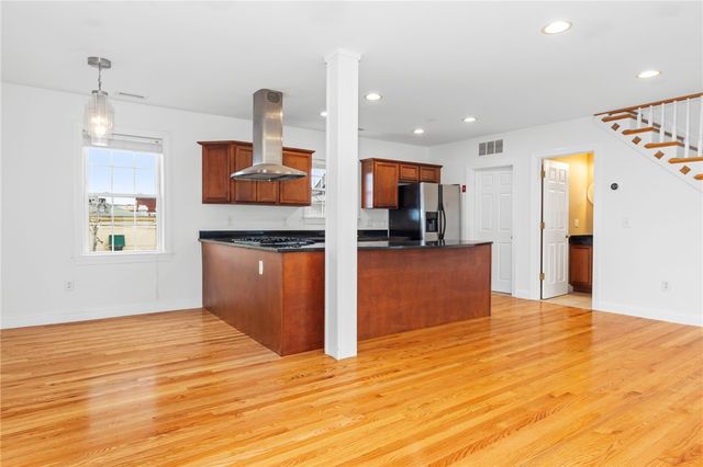 58 Sutton Street 6, Providence, RI 02903