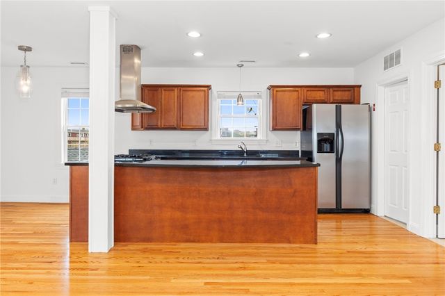 58 Sutton Street 6, Providence, RI 02903