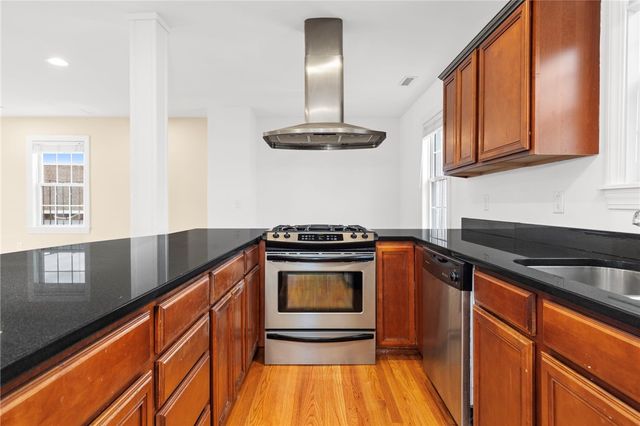 58 Sutton Street 6, Providence, RI 02903