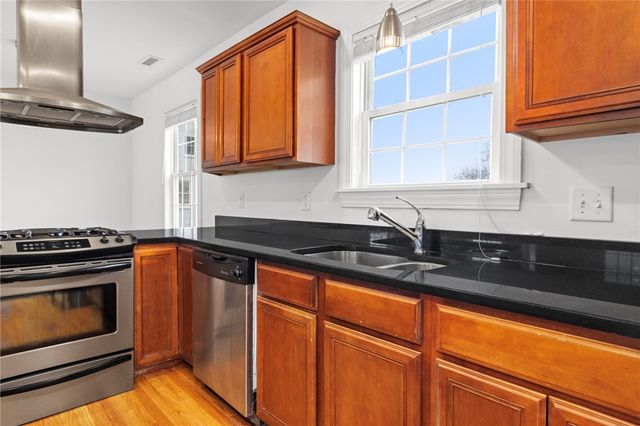 58 Sutton Street 6, Providence, RI 02903