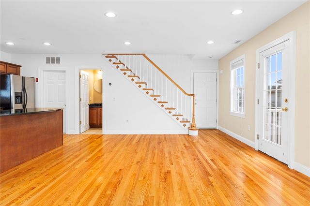 58 Sutton Street 6, Providence, RI 02903