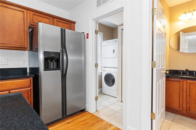 58 Sutton Street 6, Providence, RI 02903