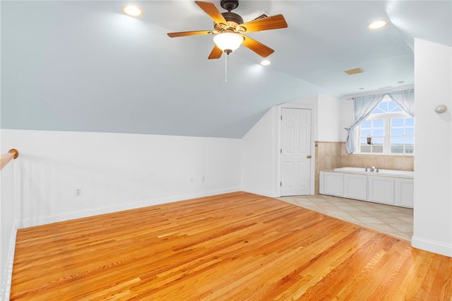 58 Sutton Street 6, Providence, RI 02903