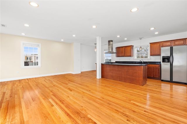 58 Sutton Street 6, Providence, RI 02903