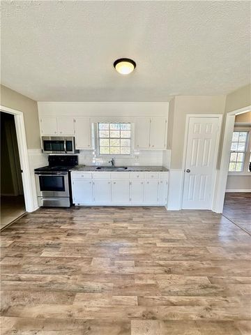 501 Lee Byrd Road, Loganville, GA 30052