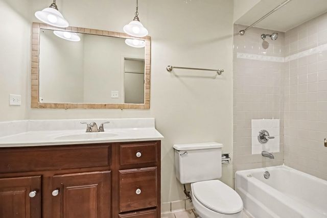 8533 W Sun Valley Drive, Palos Hills, IL 60465