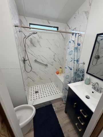 979 Nettles Blvd, Jensen Beach, FL 34957