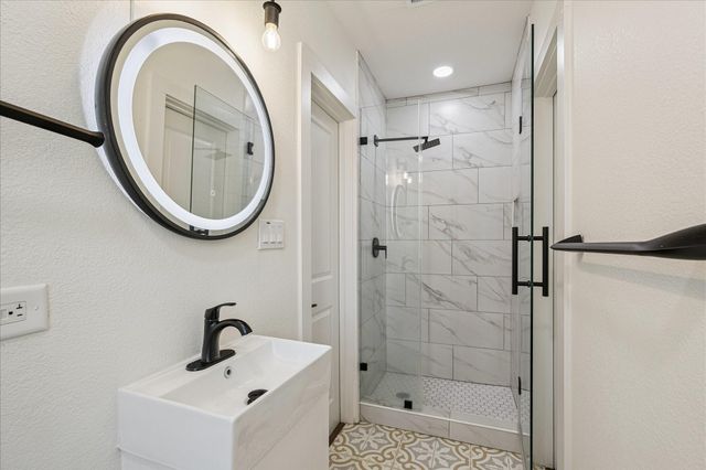 3071 Locke Lane, Houston, TX 77019