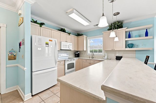 4891 Luster Leaf Cir Apt 101, Myrtle Beach, SC 29577