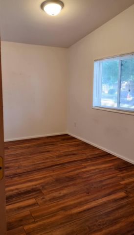633 E Archwood Drive UNIT 128, Eagle Point, OR 97524